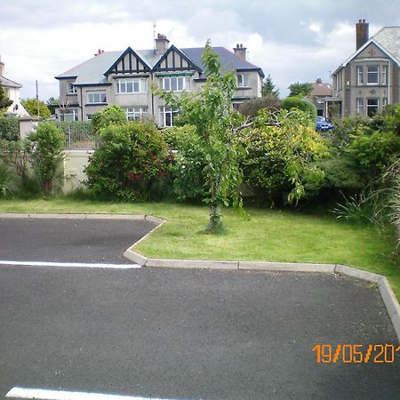 Aaranmore Lodge Guest House Portrush Exterior photo