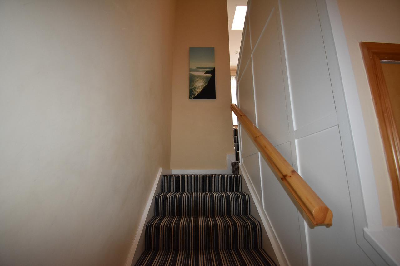Aaranmore Lodge Guest House Portrush Exterior photo